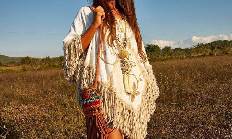 Collar Pomponazo Conchas